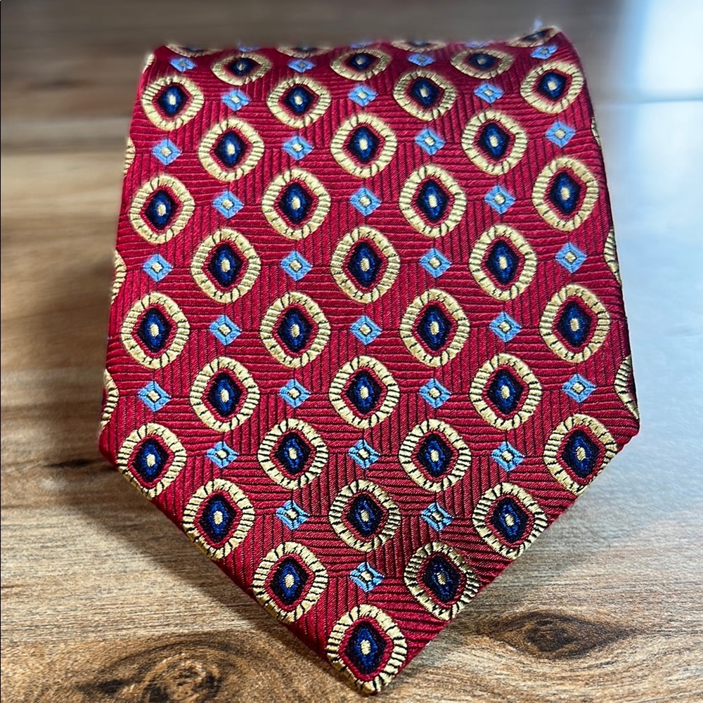 Jos A Bank - Executive American Traditions Red/Gold/Blue 100% Silk Tie - Picture 7 of 8